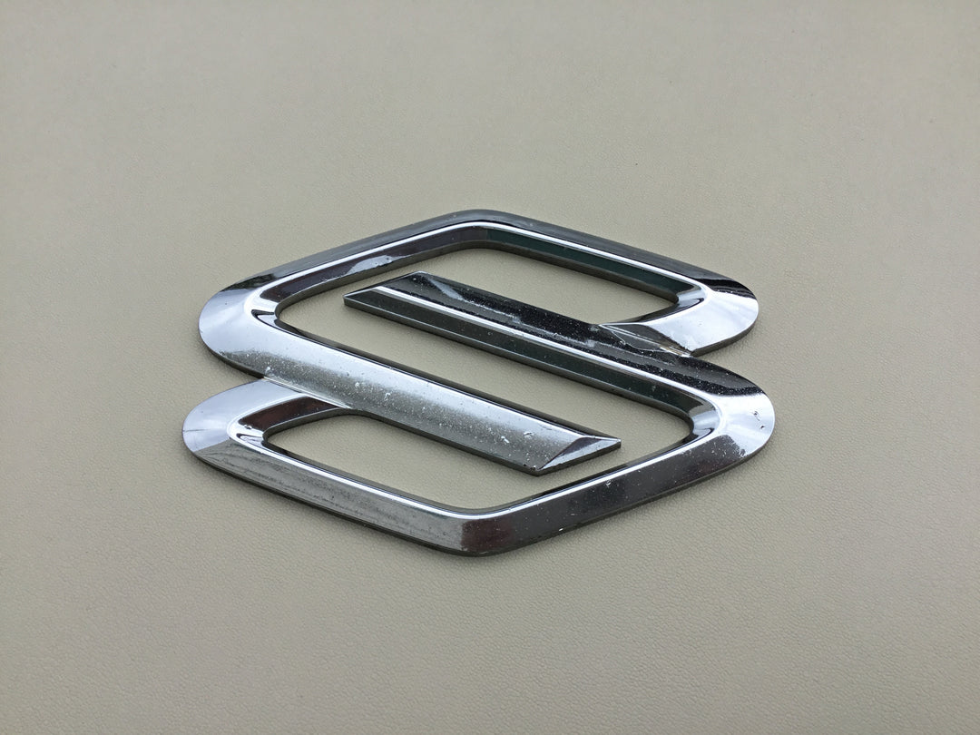 2004-2005 Suzuki XL-7 Grand Vitara Grill Emblem