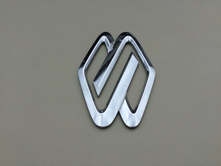 2004-2005 Suzuki XL-7 Grand Vitara Grill Emblem