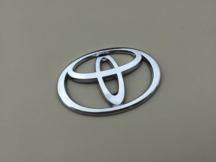 2001-2003 Toyota Prius Hood Emblem