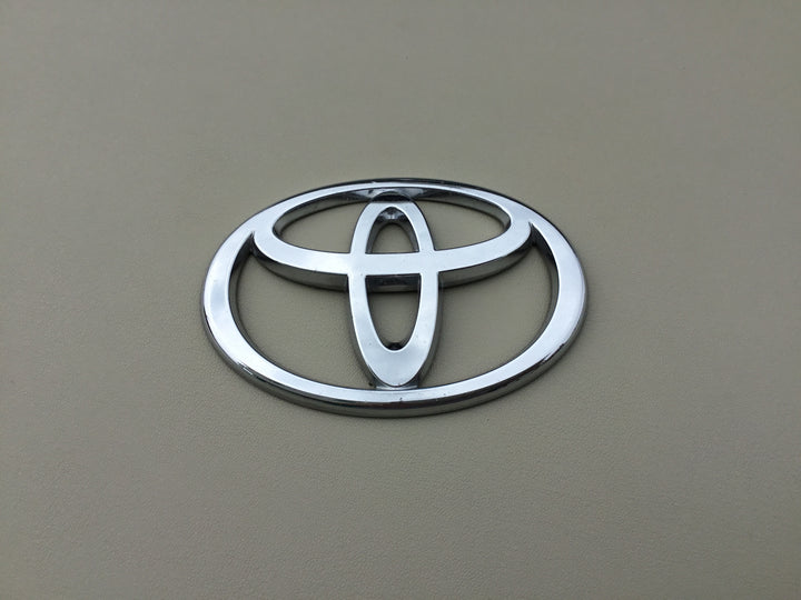 2001-2003 Toyota Prius Hood Emblem