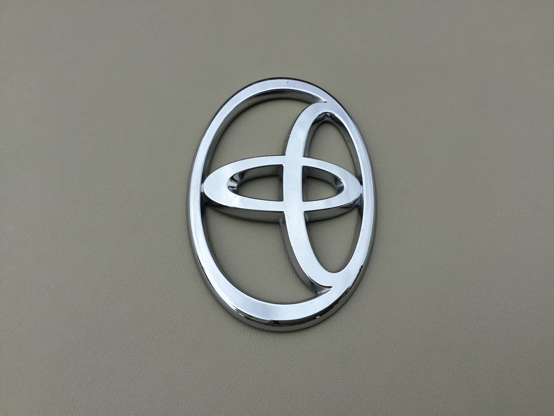 2001-2003 Toyota Prius Hood Emblem