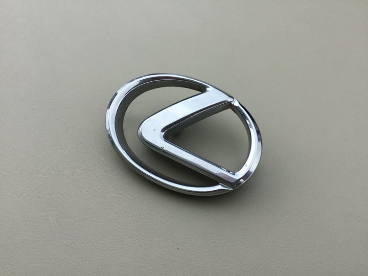 1990-1994 Lexus LS 400 Grille Emblem