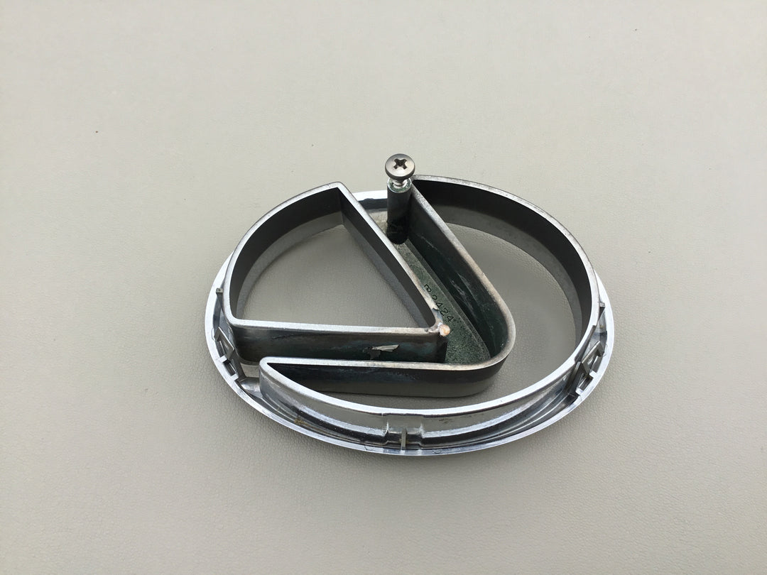 2001-2003 Lexus RX300 Grille Emblem