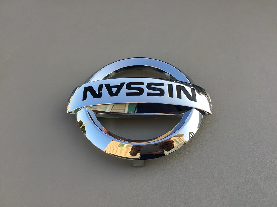 2013-2017 Nissan Pathfinder Grille Emblem