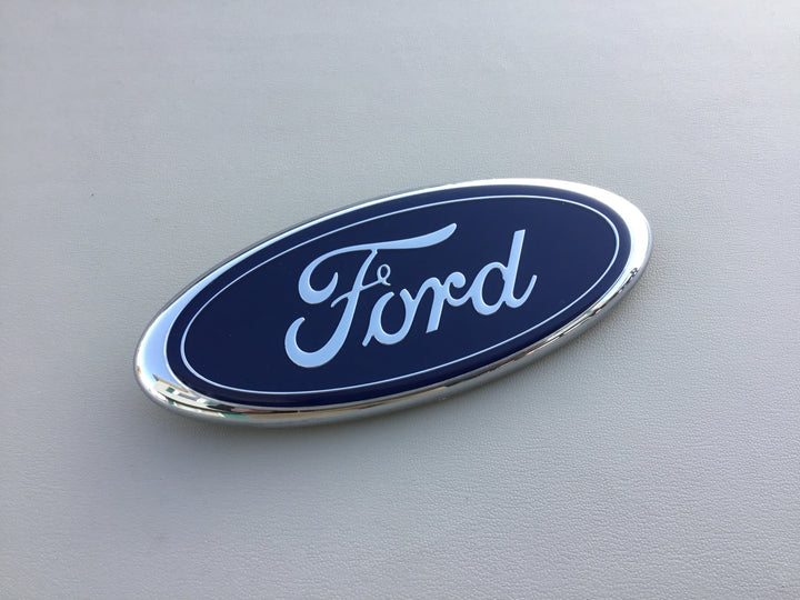 2002-2005 Ford Explorer Grille Emblem