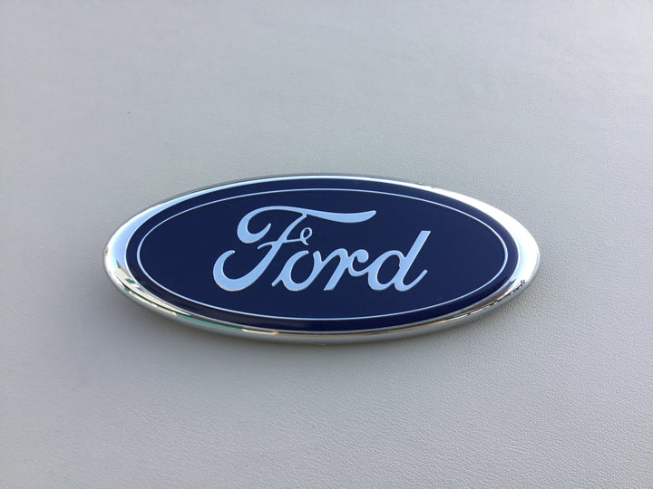 2002-2005 Ford Explorer Grille Emblem