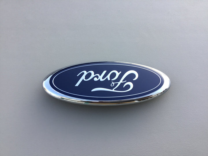 2002-2005 Ford Explorer Grille Emblem