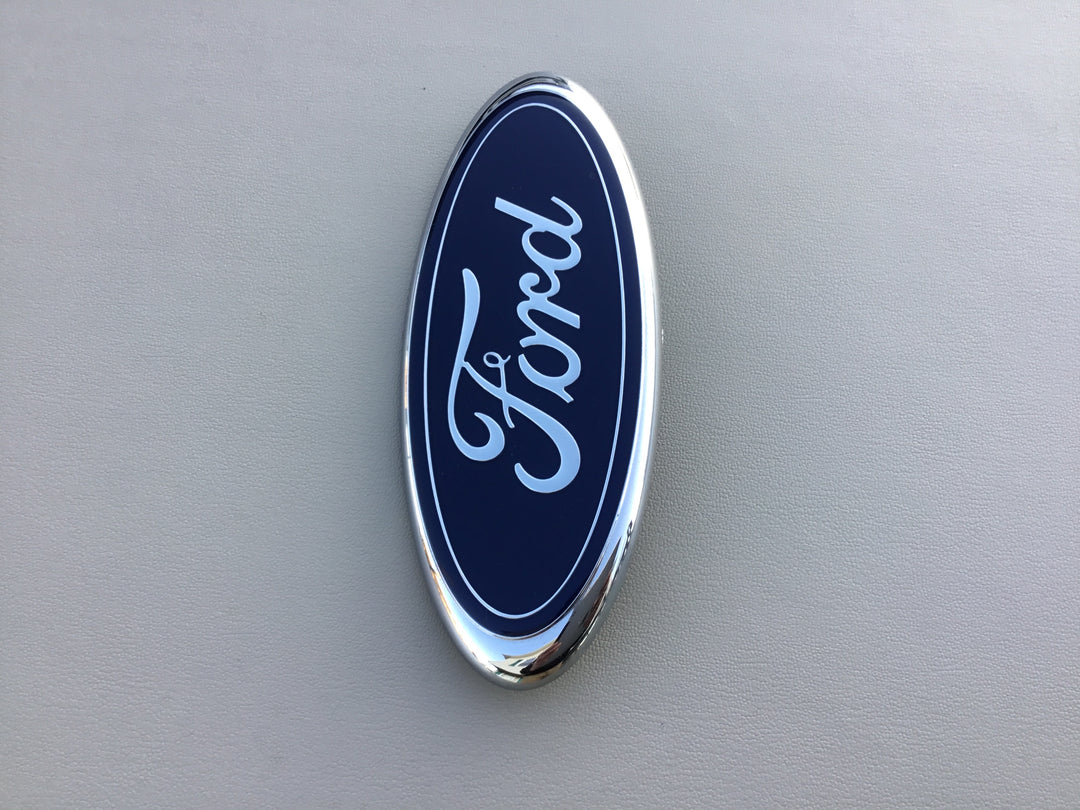 2002-2005 Ford Explorer Grille Emblem