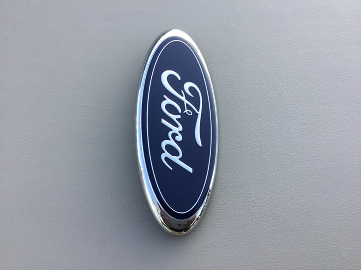 2002-2005 Ford Explorer Grille Emblem