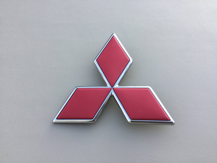 2000-2001 Mitsubishi Montero Sport Grille Emblem