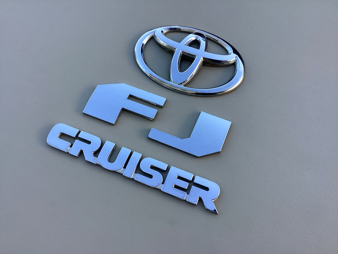 2007-2014 Toyota FJ Cruiser Tailgate Emblem Set