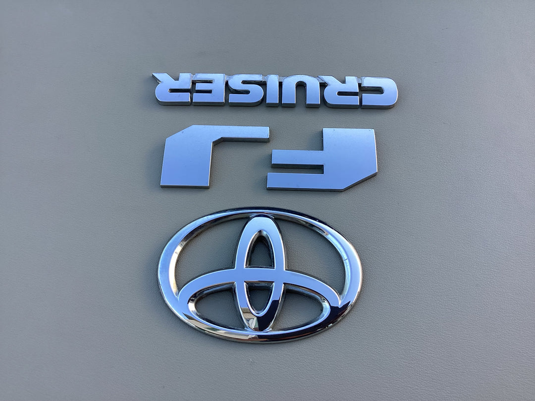 2007-2014 Toyota FJ Cruiser Tailgate Emblem Set