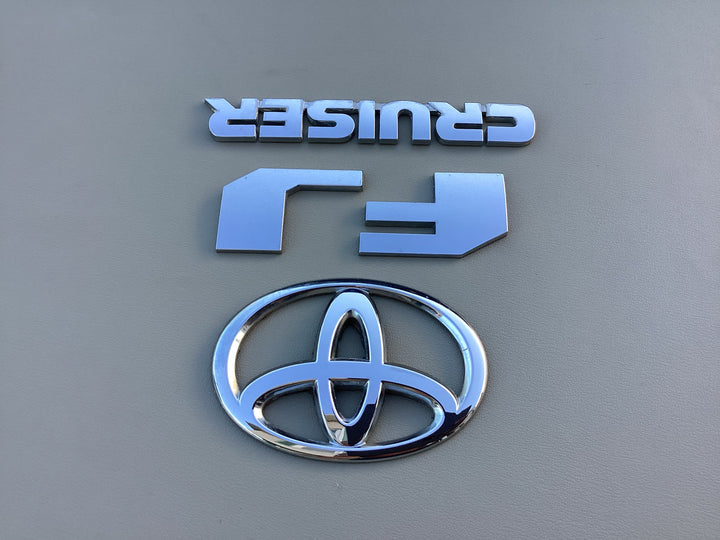 2007-2014 Toyota FJ Cruiser Tailgate Emblem Set