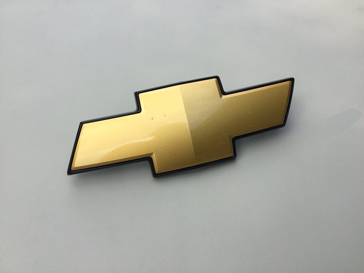 2007-2014 Chevrolet Tahoe Suburban Grille Emblem