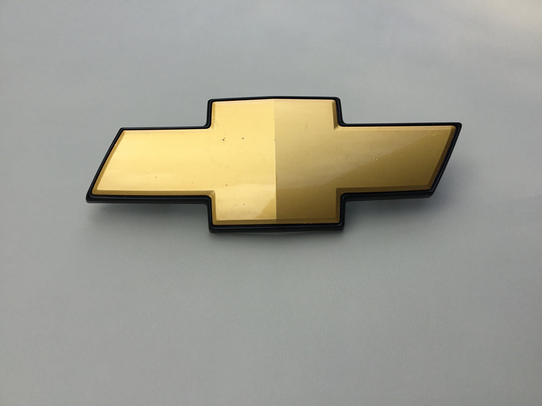 2007-2014 Chevrolet Tahoe Suburban Grille Emblem