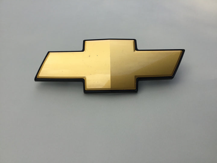 2007-2014 Chevrolet Tahoe Suburban Grille Emblem