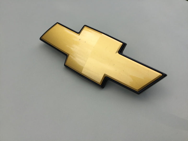2007-2014 Chevrolet Tahoe Suburban Grille Emblem