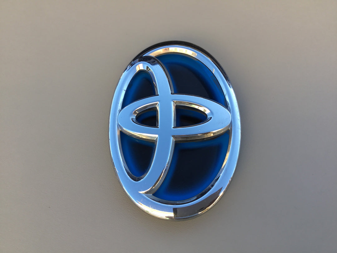 2012-2017 Toyota Prius V Front Grille Emblem