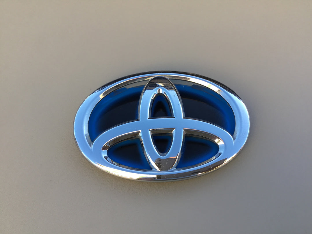 2012-2017 Toyota Prius V Front Grille Emblem