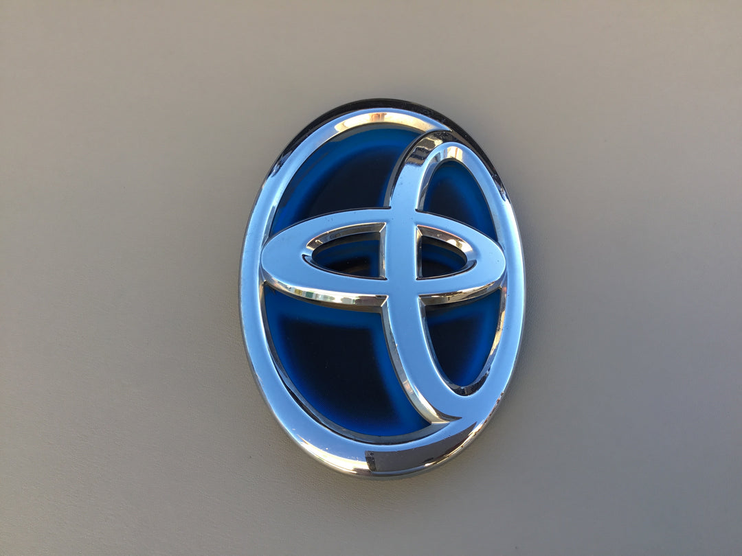 2012-2017 Toyota Prius V Front Grille Emblem
