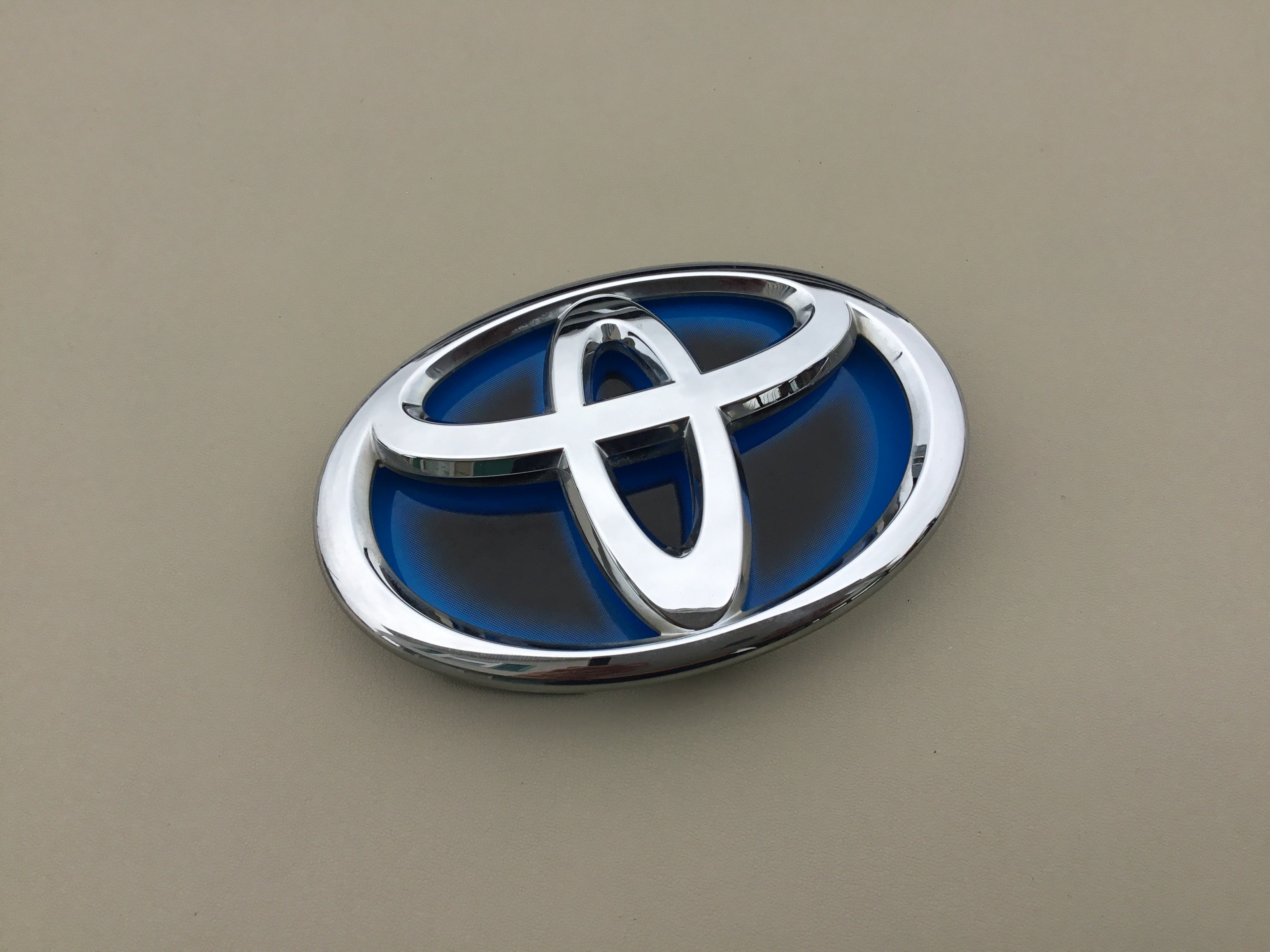 2010-2015 Toyota Prius Trunk Logo Emblem