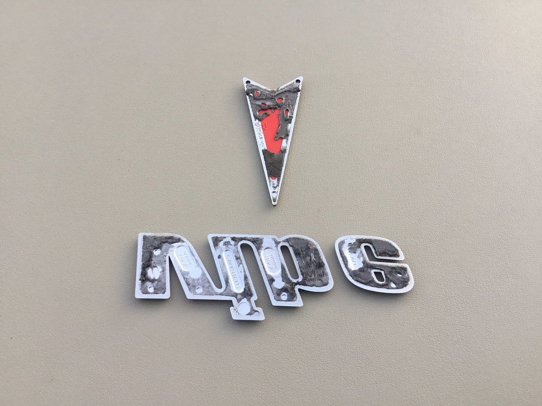 2003-2008 Pontiac Vibe Tailgate Emblem Set