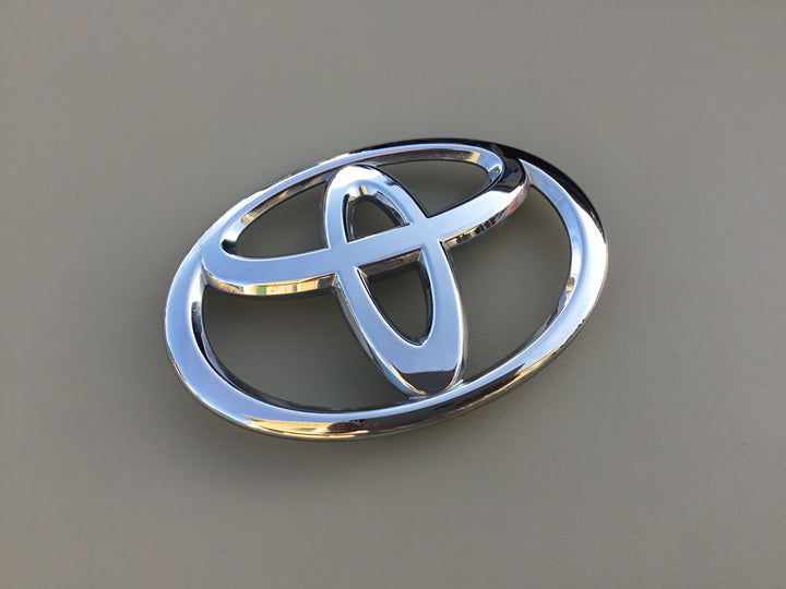 2008-2013 Toyota Highlander Grille Emblem