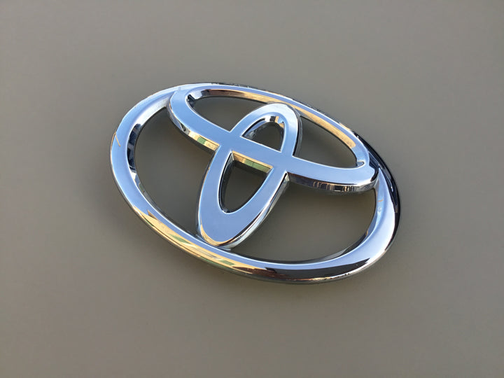 2008-2013 Toyota Highlander Grille Emblem