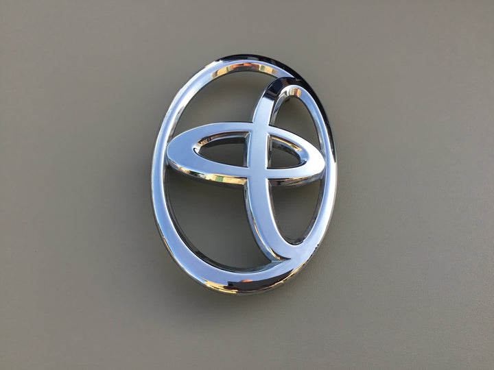 2008-2013 Toyota Highlander Grille Emblem
