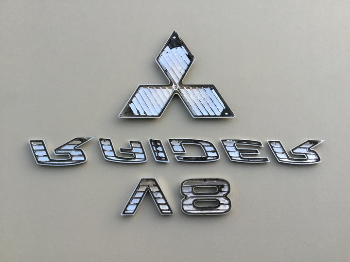 2006-2009 Mitsubishi Raider V8 Tailgate Emblem Set