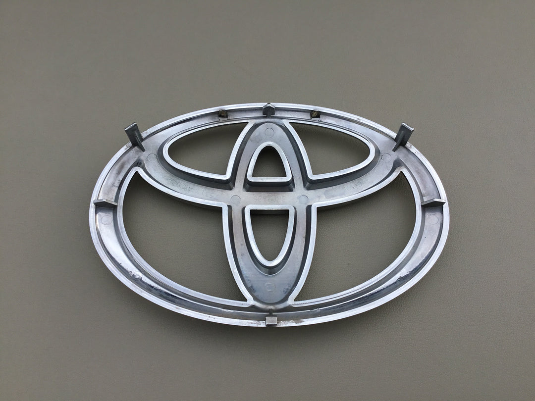 2008-2020 Toyota Sequoia Grille Emblem