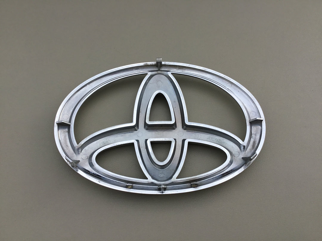 2008-2020 Toyota Sequoia Grille Emblem