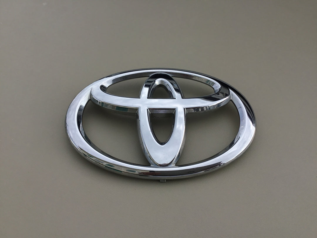 2008-2020 Toyota Sequoia Grille Emblem