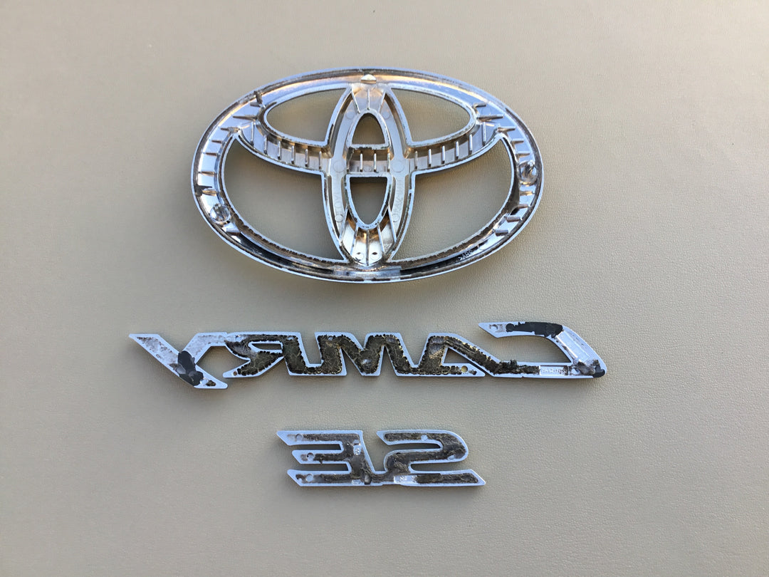 2007-2011 Toyota Camry SE Trunk Emblem Set