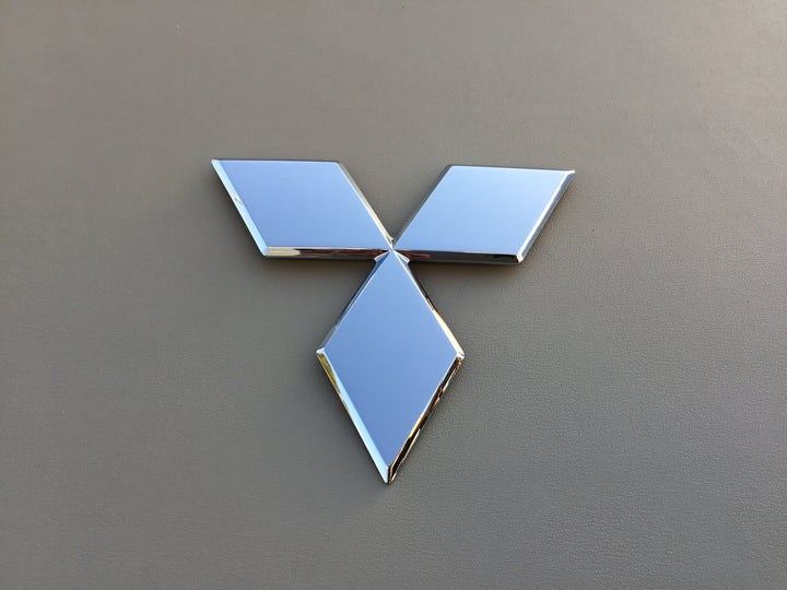 2004-2008 Mitsubishi Endeavor Grille Emblem