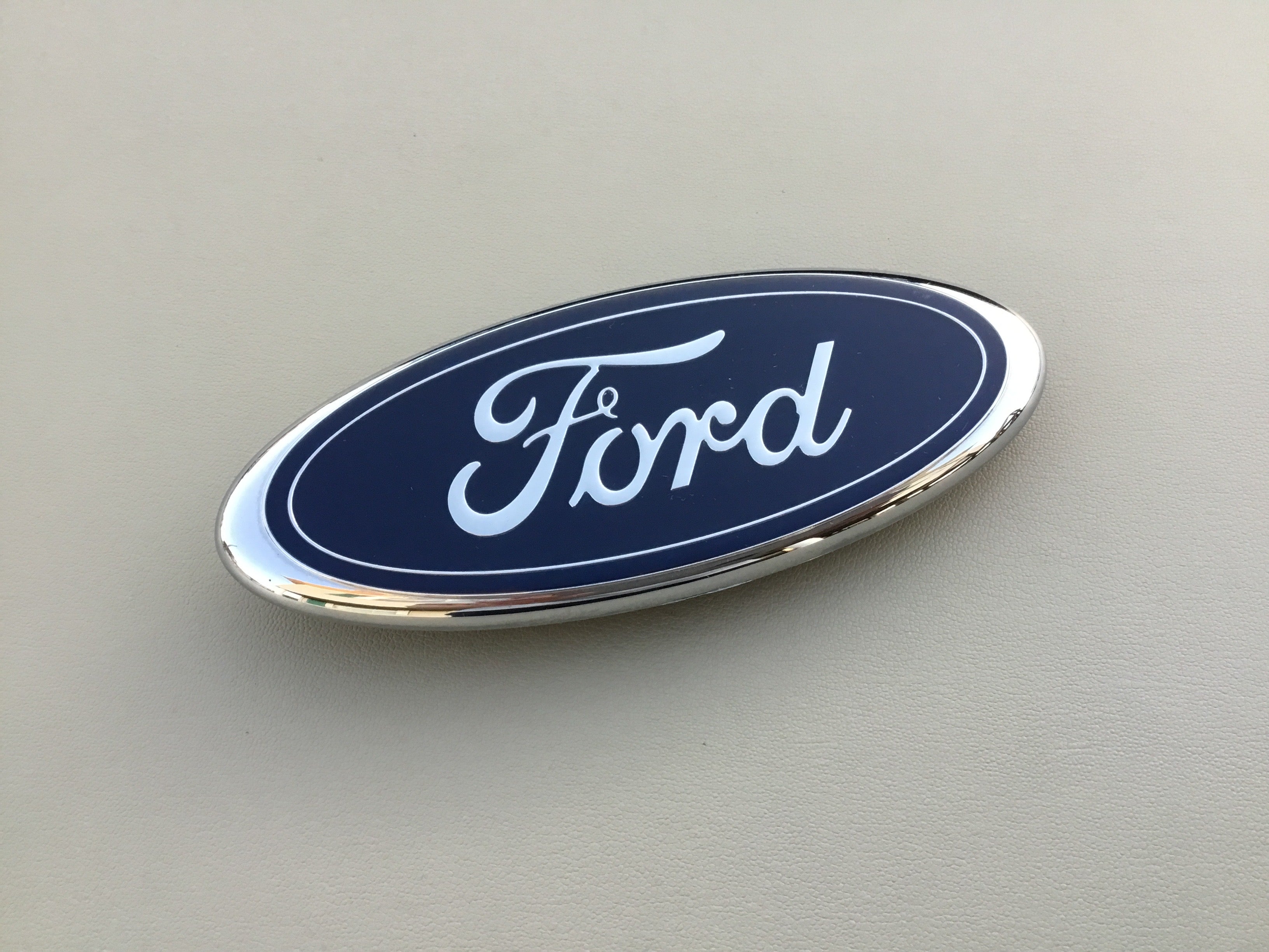 2002-2005 Ford Explorer Tailgate Blue Oval Emblem
