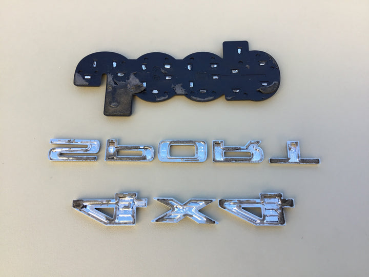 2015-2018 Jeep Renegade Sport 4x4 Tailgate Emblem Set