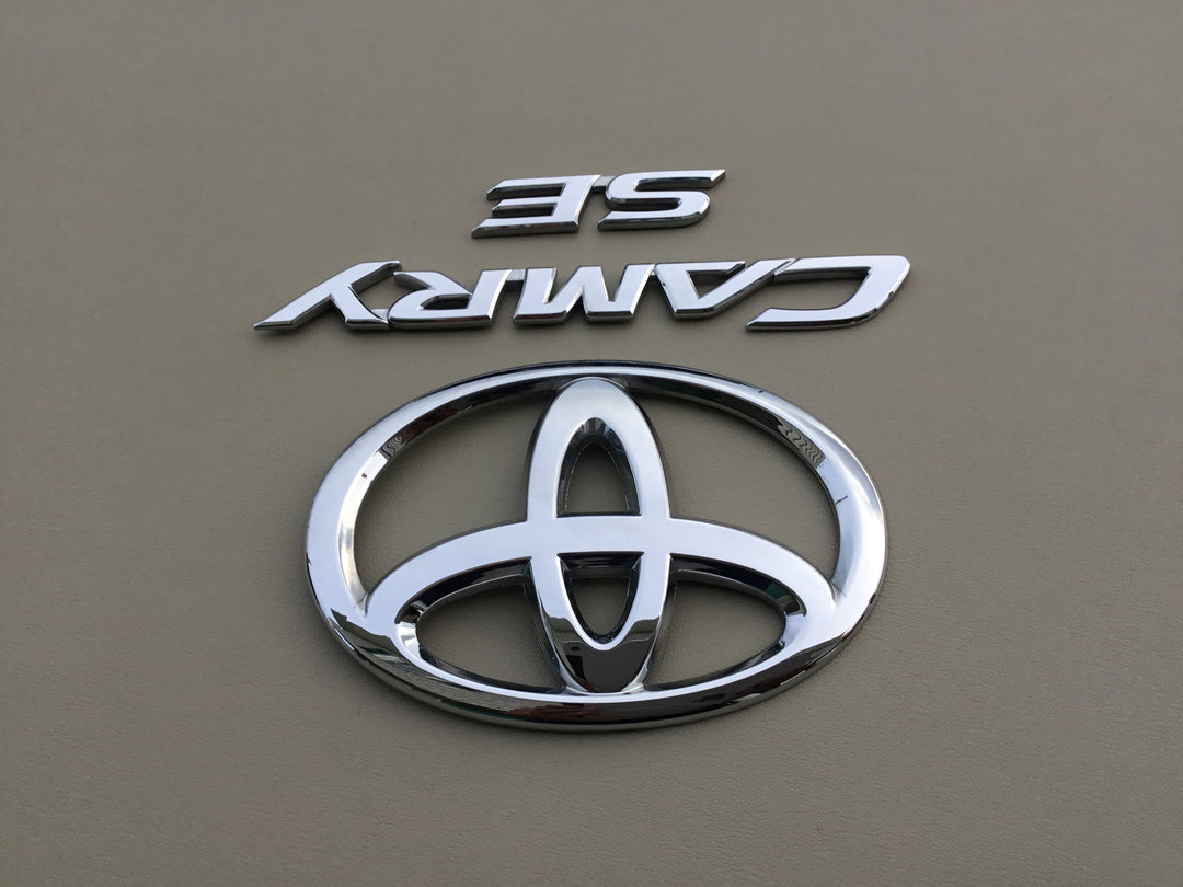 2007-2011 Toyota Camry SE Trunk Emblem Se