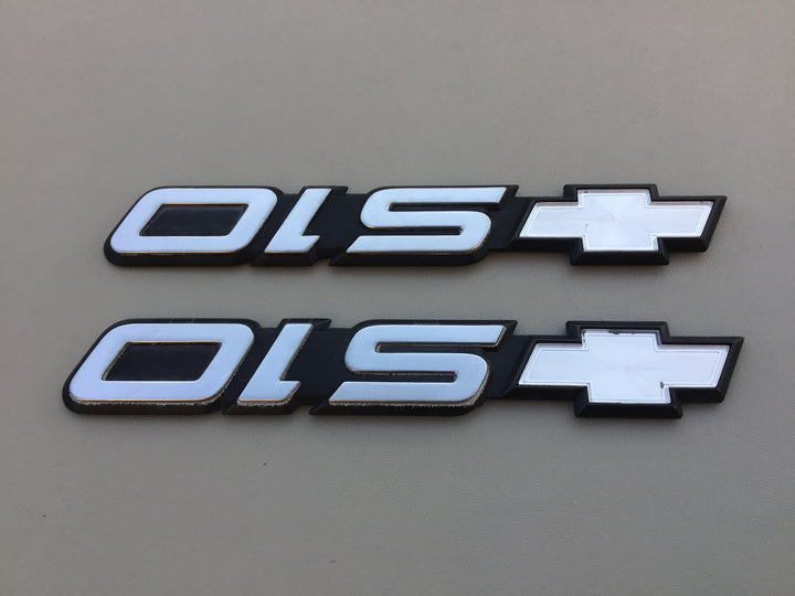 1998-2005 Chevrolet S10 Door Emblem Set