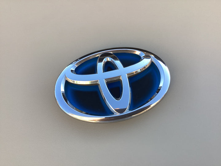 2012-2014 Toyota Prius C Front Grille Emblem