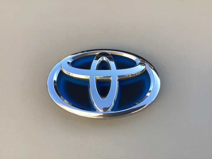 2012-2014 Toyota Prius C Front Grille Emblem