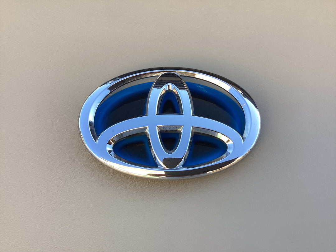 2012-2014 Toyota Prius C Front Grille Emblem