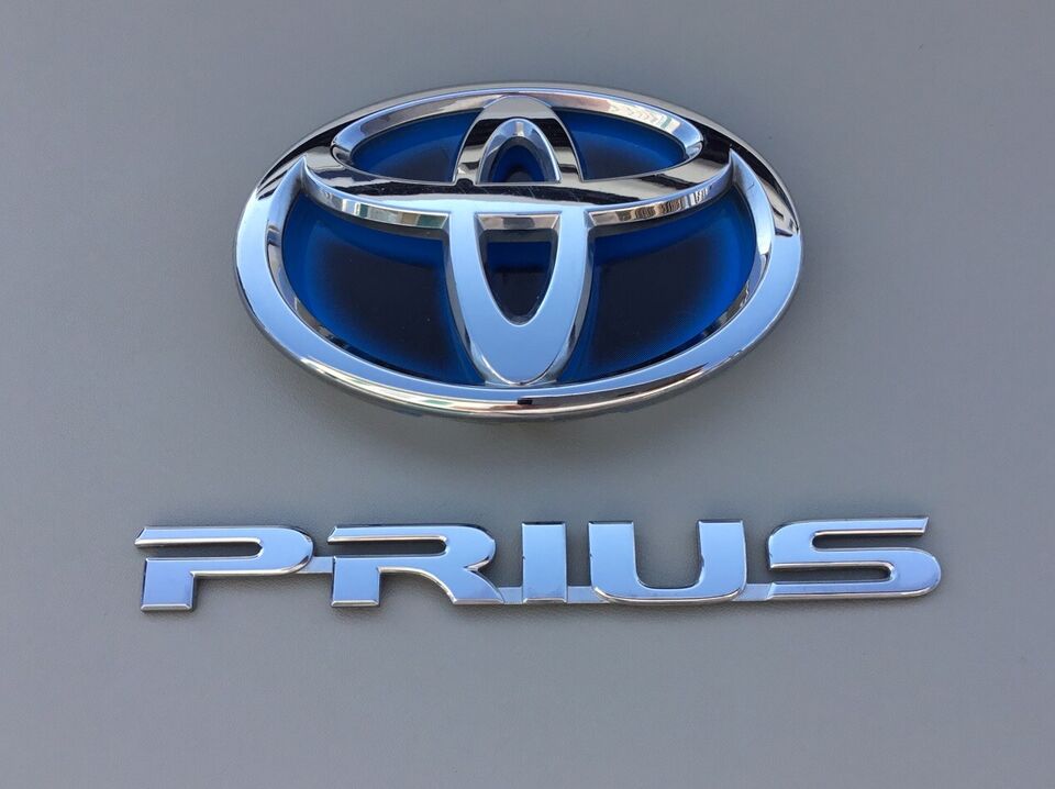 2010-2015 Toyota Prius Trunk Emblem Set