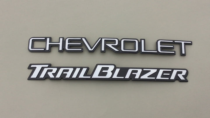 2002-2004 Chevrolet Trailblazer Tailgate Emblem Set