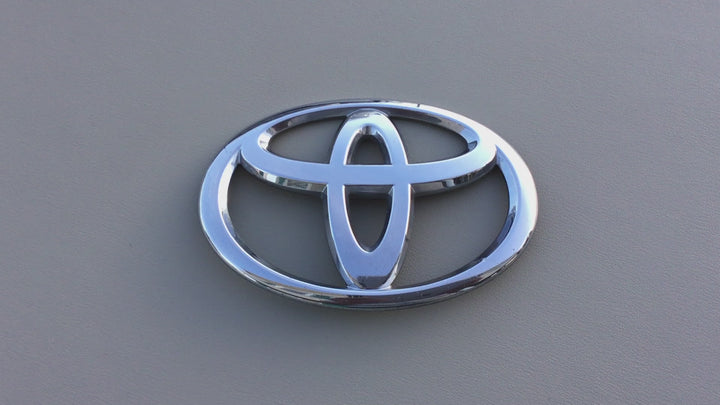 2007-2008 Toyota Solara Front Grille Emblem