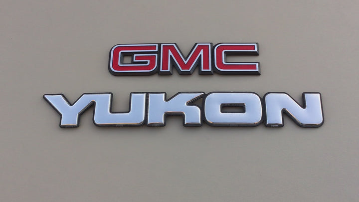 2000-2002 GMC Yukon Tailgate Emblem Set