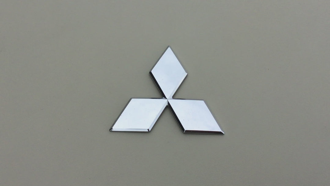 2003-2006 Mitsubishi Outlander Grille Emblem