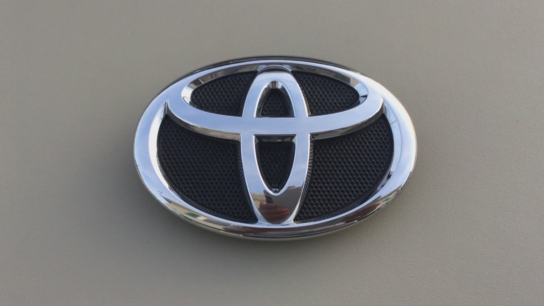 2007-2009 Toyota Camry Grille Emblem