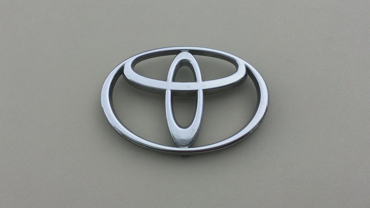 2000-2002 Toyota Tundra Grille Emblem