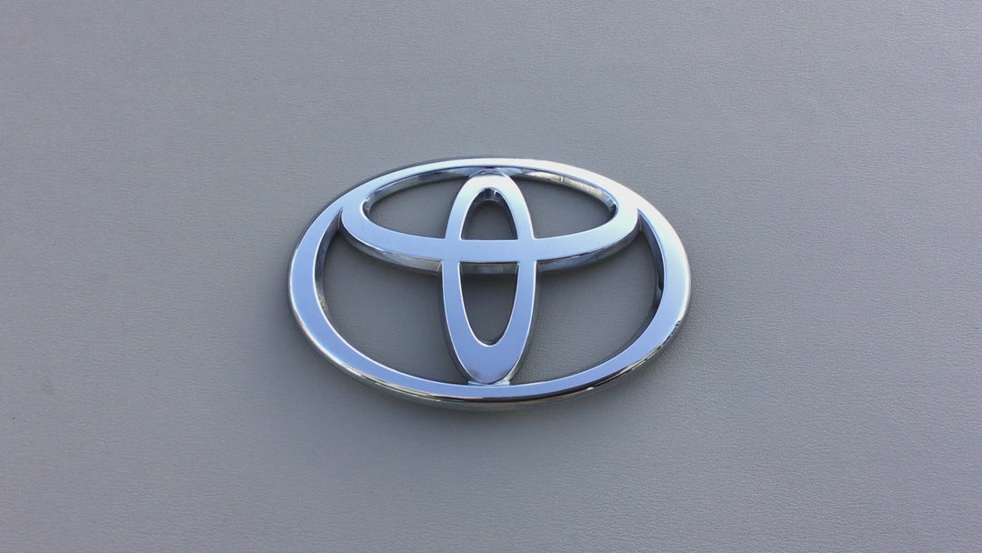 2004-2007 Toyota Highlander Grille Emblem